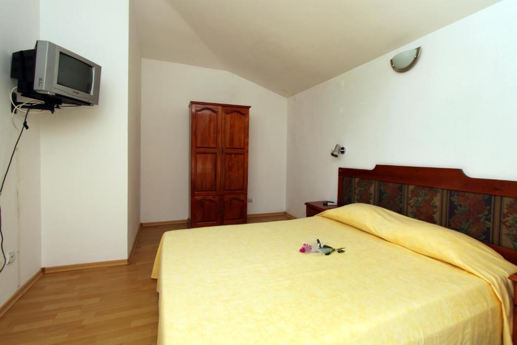 Family Hotel Verona Szozopol Szoba fotó